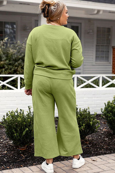 Women's Two-Piece Long Sleeve Top and Pant Set - Ro + Ivy