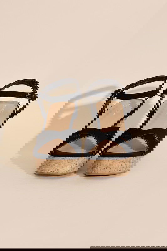 Women's Wedge Heel Sandals in Black – outfit idea for women | Ro + Ivy