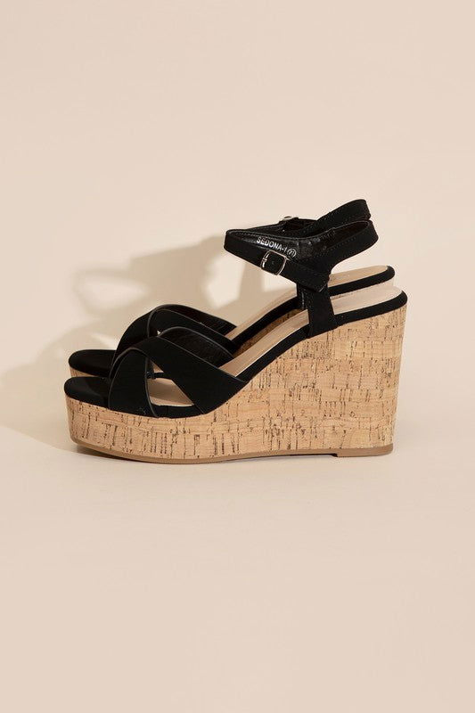Women's Wedge Heel Sandals in Black – outfit idea for women | Ro + Ivy