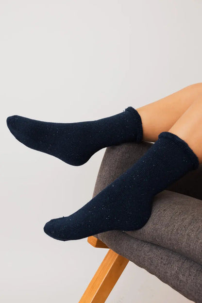 Thick Knit Crew Socks for Ultimate Fall & Winter Warmth 🧦 Navy