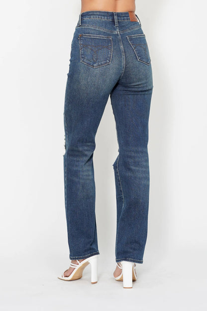 High Waist Ripped Knee Dad Jeans – outfit idea for women | Ro + Ivy