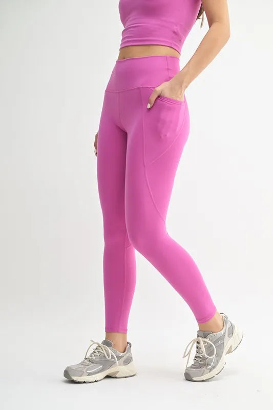 Venice Cloud Light Sculpt High-Waisted Leggings in Pink – outfit idea for women | Ro + Ivy