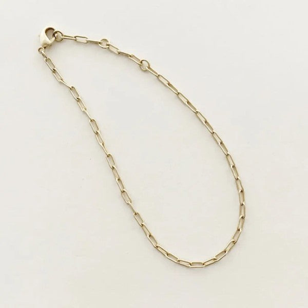 Olivia Oval Chain Bracelet Trendy Bracelets Outfit Idea for Women | Ro + Ivy