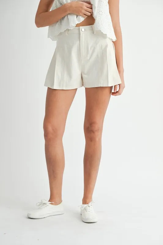 Pleated High Waist Twill Shorts – outfit idea for women | Ro + Ivy