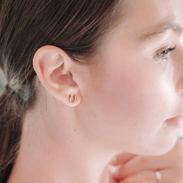 Horseshoe Stud Earrings Trendy Earrings Outfit Idea for Women | Ro + Ivy