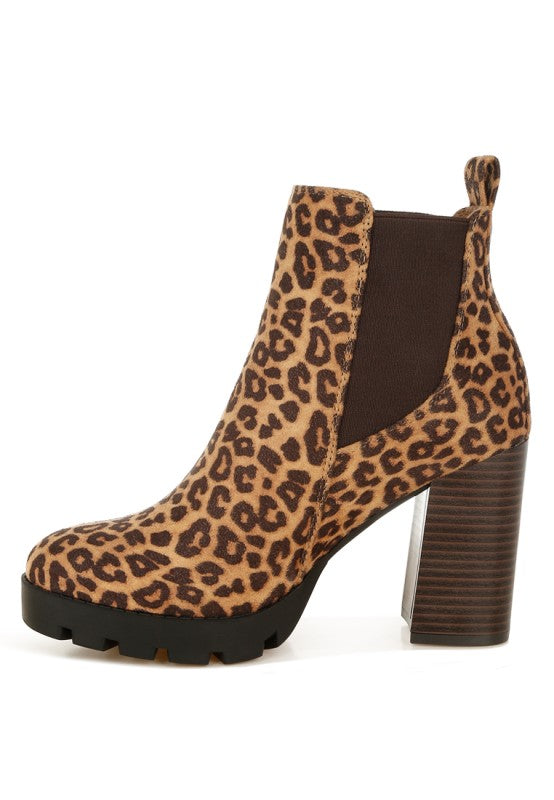 Sonia Block Heel Boots | Trendy Boots Outfit Idea for Women by Ro + Ivy | Elevated Basics, Modern Comfort & Style