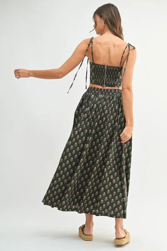 Floral Crop Top And Skirt Set – outfit idea for women | Ro + Ivy