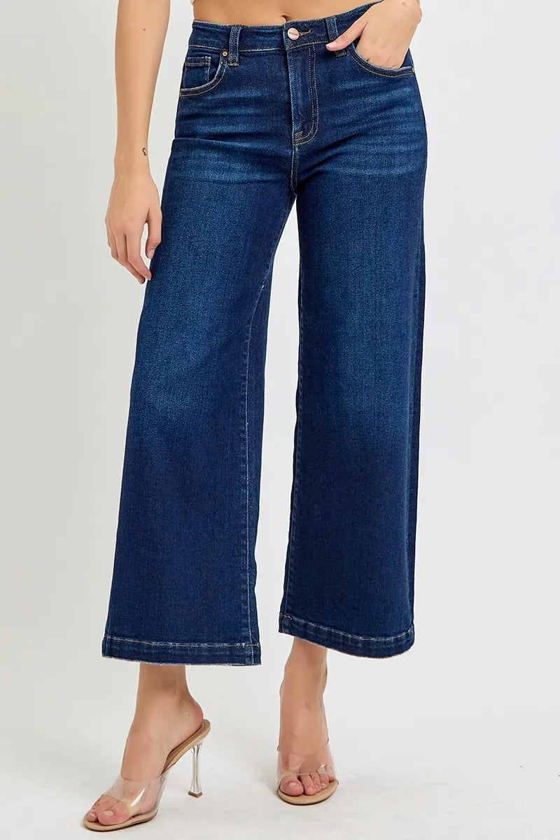 DARK High Rise Crop Wide Leg Jeans | Trendy Jeans Outfit Idea for Women by Ro + Ivy | Elevated Basics, Modern Comfort & Style