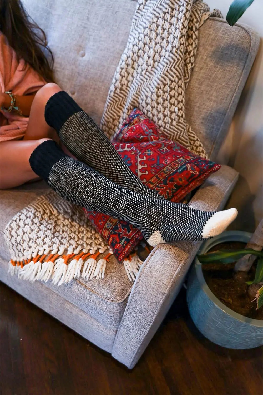Cozy Ribbed Knit Lounge Socks Black