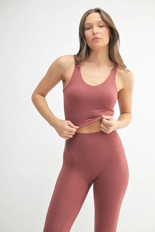 Venice Cloud Light U-back Active Tank – RED PEAR outfit idea for women | Ro + Ivy