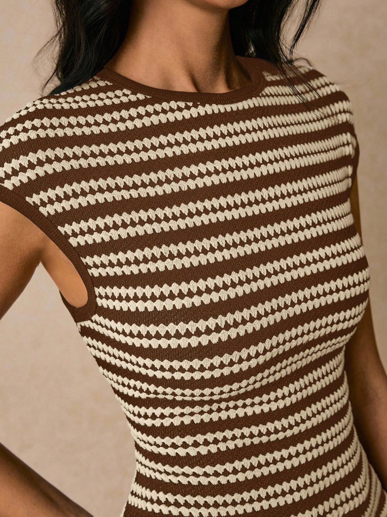 Round Neck Short Sleeve Striped Bodycon Midi Dress - Midi Dresses