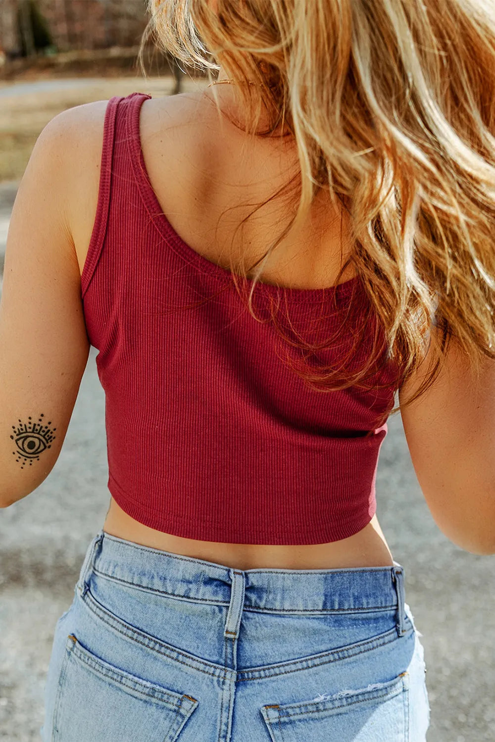 Women's Lightweight Scoop Neck Wide Strap Tank Top - Tank Tops