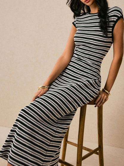 Round Neck Short Sleeve Striped Bodycon Midi Dress - Midi Dresses
