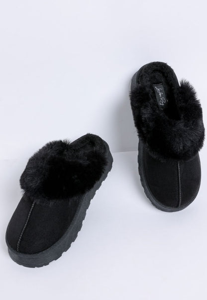 Black Portho Faux Fur Lining Slip Ons | Trendy Slip Ons Outfit Idea for Women by Ro + Ivy | Elevated Basics, Modern Comfort & Style