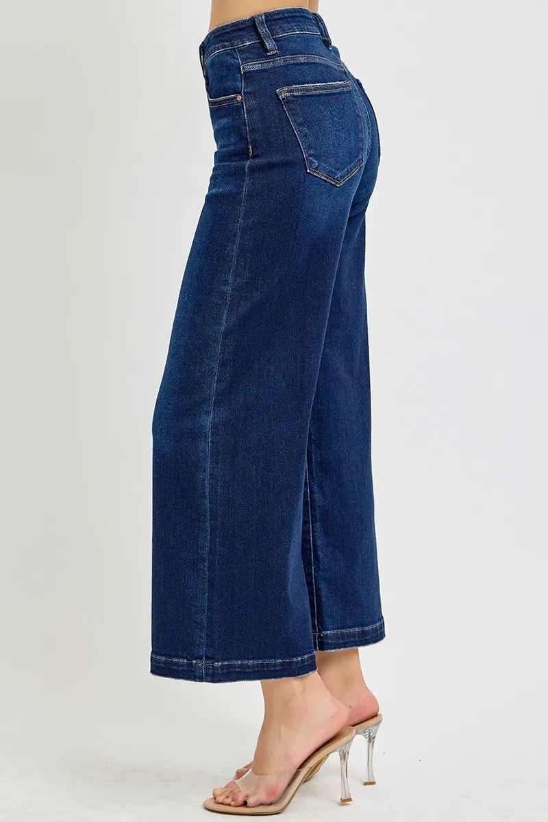 High Rise Crop Wide Leg Jeans | Trendy Jeans Outfit Idea for Women by Ro + Ivy | Elevated Basics, Modern Comfort & Style