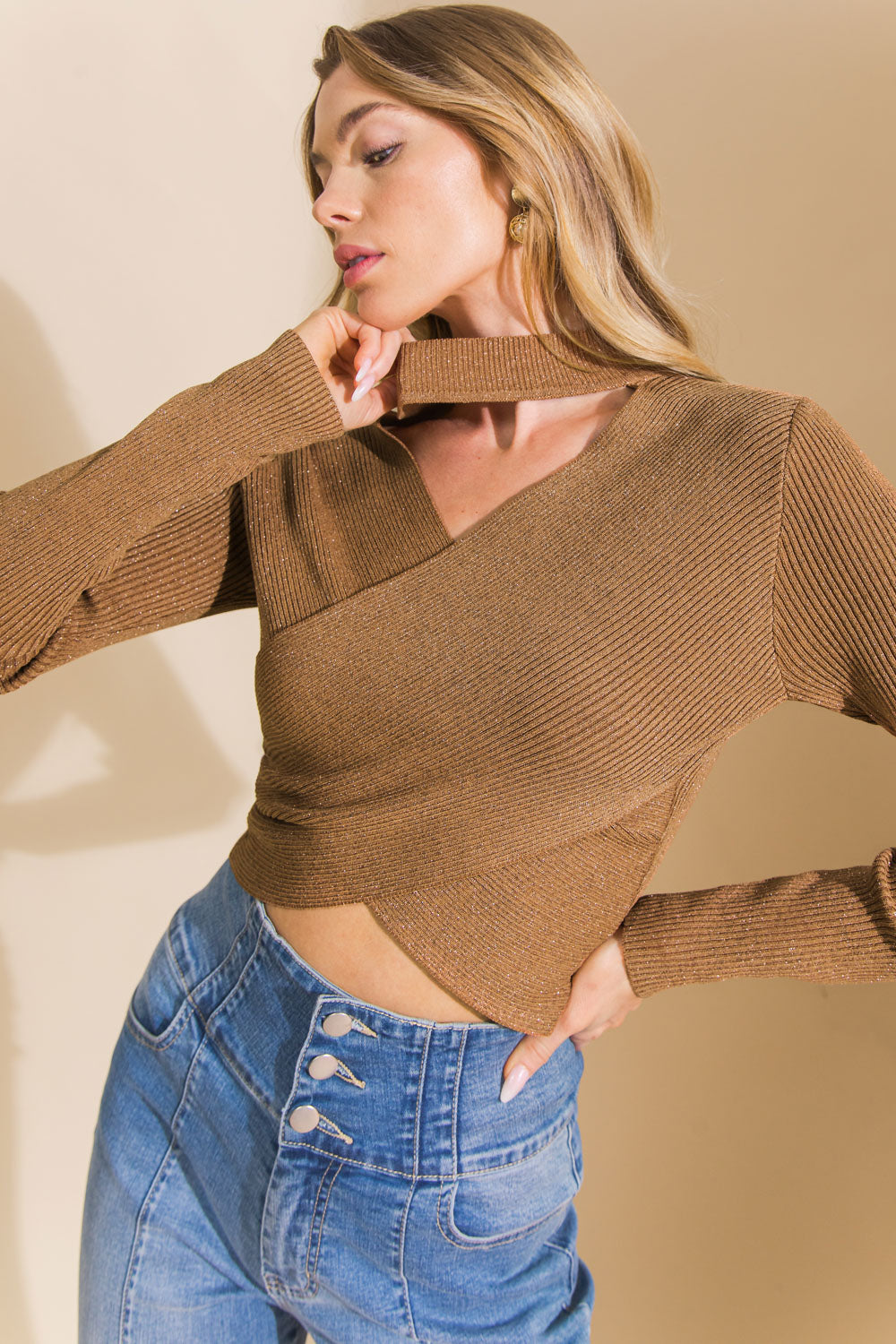 Criss-Cross Long Sleeve Crop Top Trendy Tops Outfit Idea for Women | Ro + Ivy