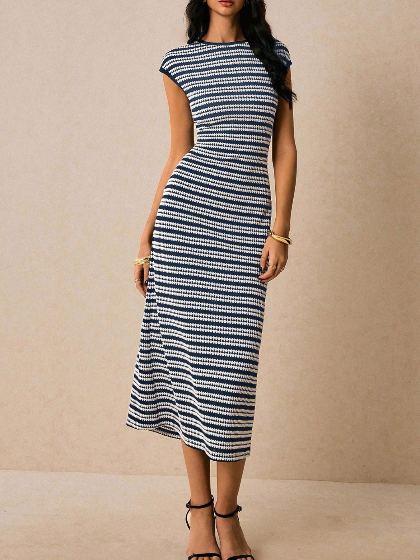 Round Neck Short Sleeve Striped Bodycon Midi Dress - Midi Dresses