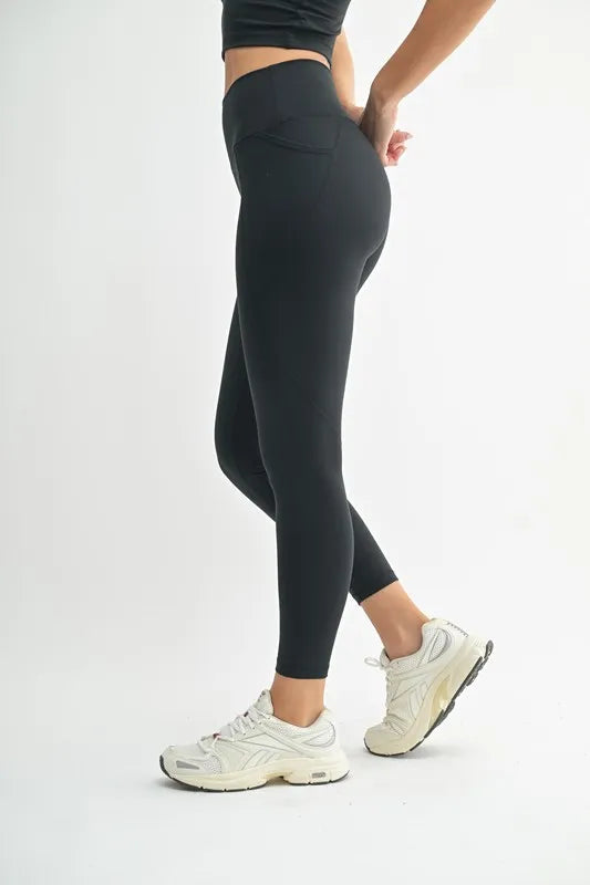 Venice Cloud Light Sculpt High-Waisted Leggings – outfit idea for women | Ro + Ivy