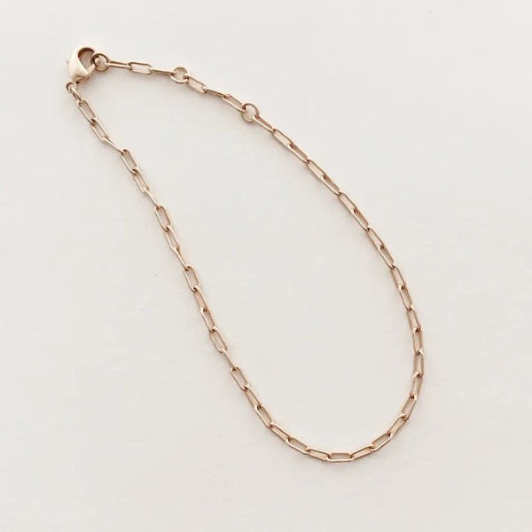 Olivia Oval Chain Bracelet Trendy Bracelets Outfit Idea for Women | Ro + Ivy