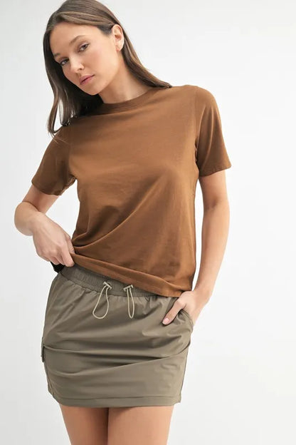 Round Neck Short Sleeve Cotton T-Shirt in Cocoa - T-Shirts