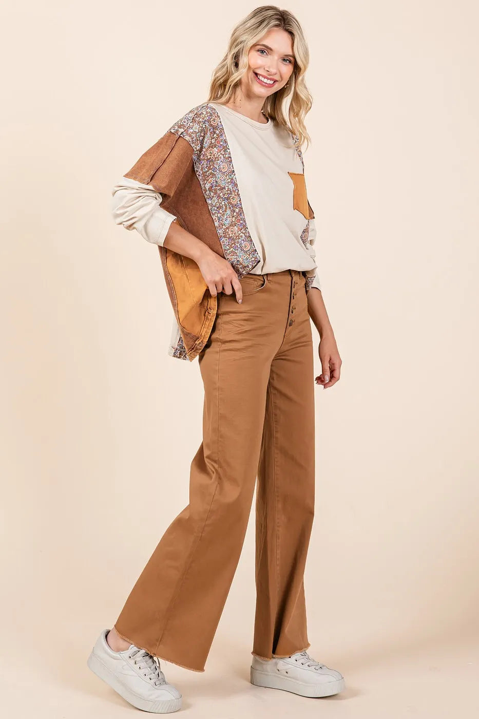 Twill High Waisted Button Fly Wide Leg Pants in Camel – outfit idea for women | Ro + Ivy