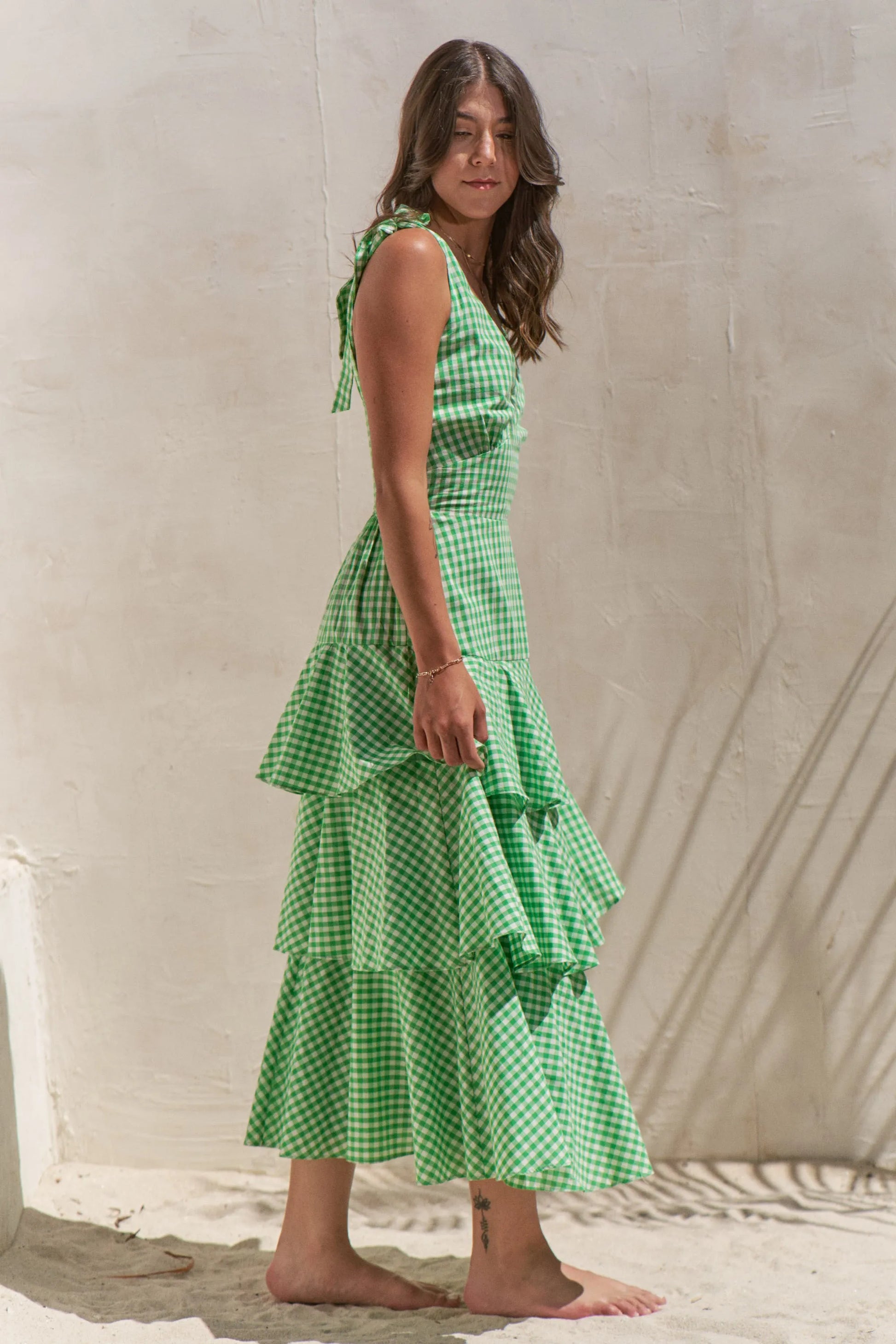 Full Size Sleeveless Gingham Print Tiered Midi Dress Plus Size – outfit idea for women | Ro + Ivy