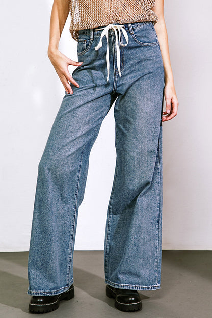 Wide Leg Cotton Denim Jeans with Contrast Tie | Trendy Jeans Outfit Idea for Women by Ro + Ivy | Elevated Basics, Modern Comfort & Style