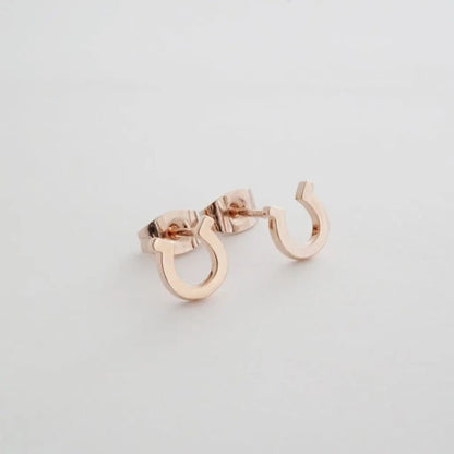 Horseshoe Stud Earrings Trendy Earrings Outfit Idea for Women | Ro + Ivy