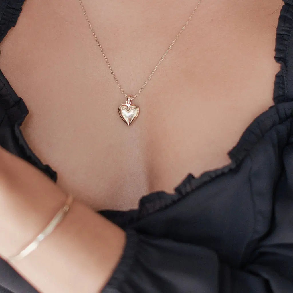 Heart Locket Pendant Necklace — Functional Twisted Chain Nostalgic Dainty Jewelry - Necklaces