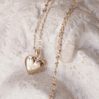 Heart Locket Pendant Necklace — Functional Twisted Chain Nostalgic Dainty Jewelry - Necklaces