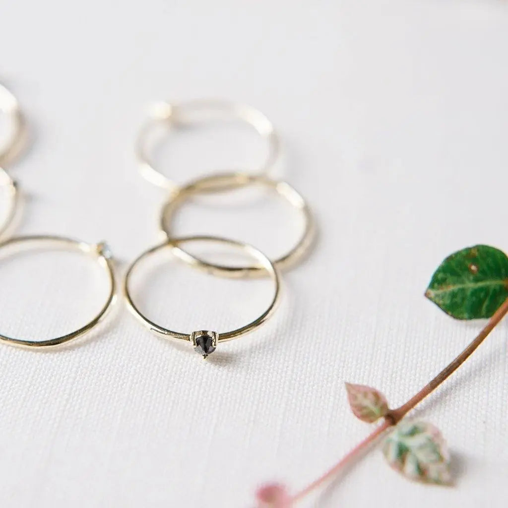 Iron Ore Crystal Point Solitaire Ring — Dainty Stacking Minimalist Band - Rings