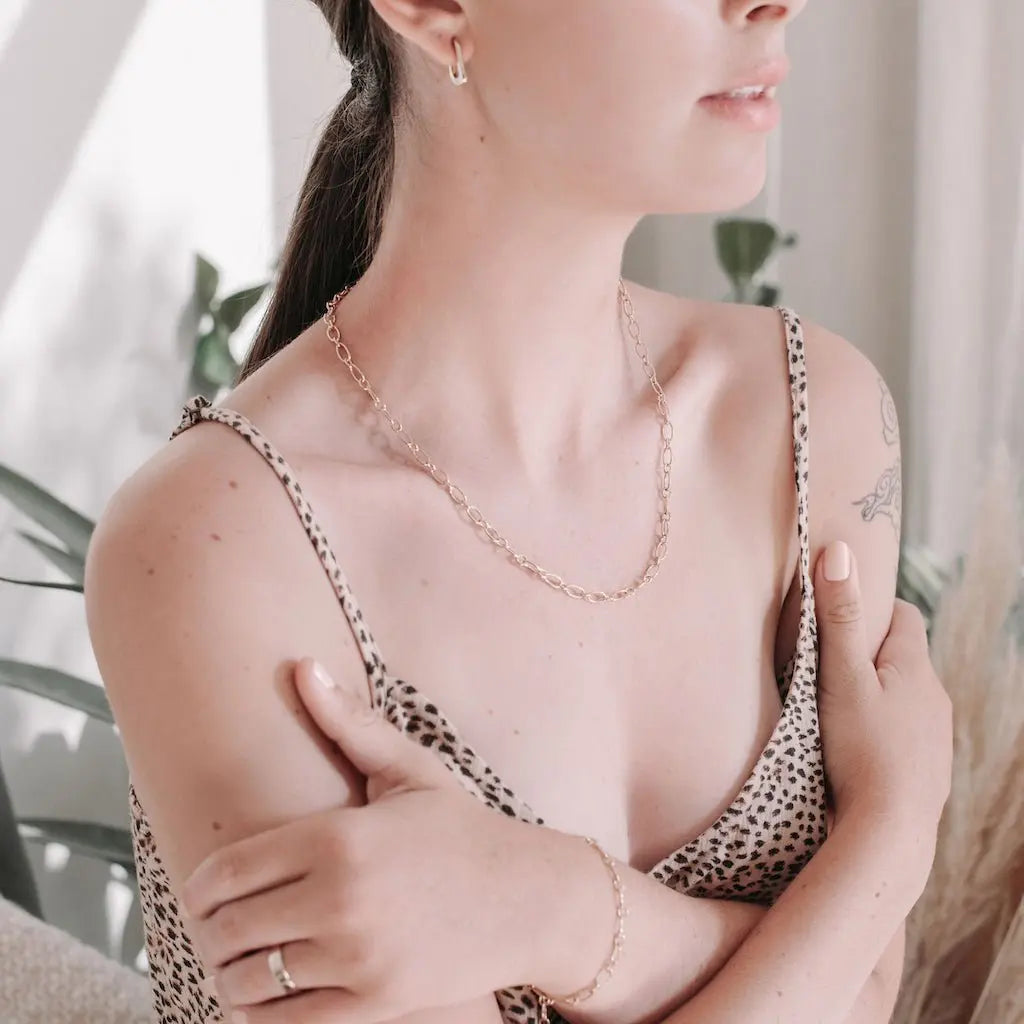 Alternating Oval Link Chain Necklace — Shimmering Bold Layering Everyday Jewelry - Necklaces