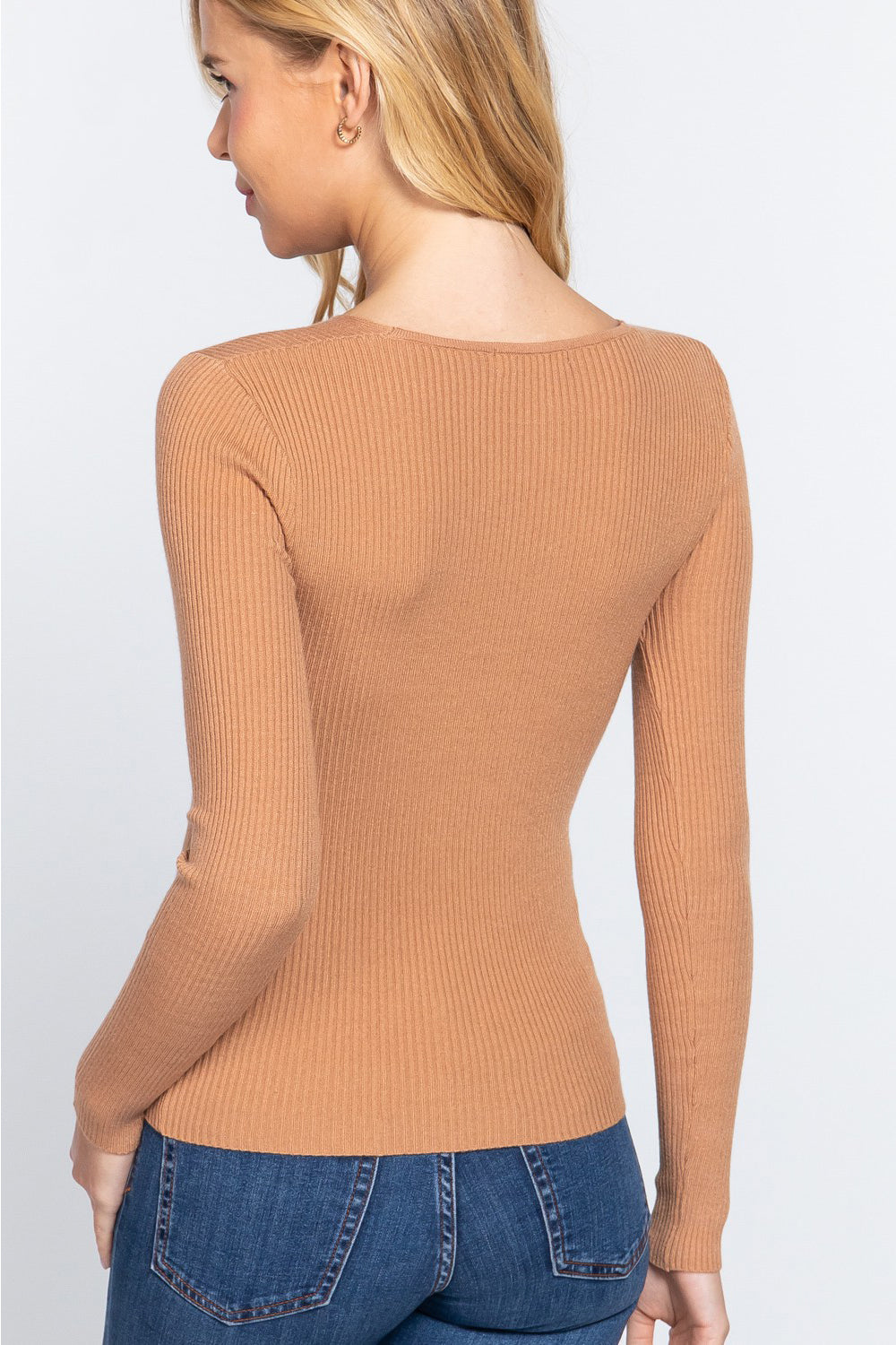 Women's V-Neck Fitted Viscose Rib Knit Top | Knit Tops | Ro + Ivy